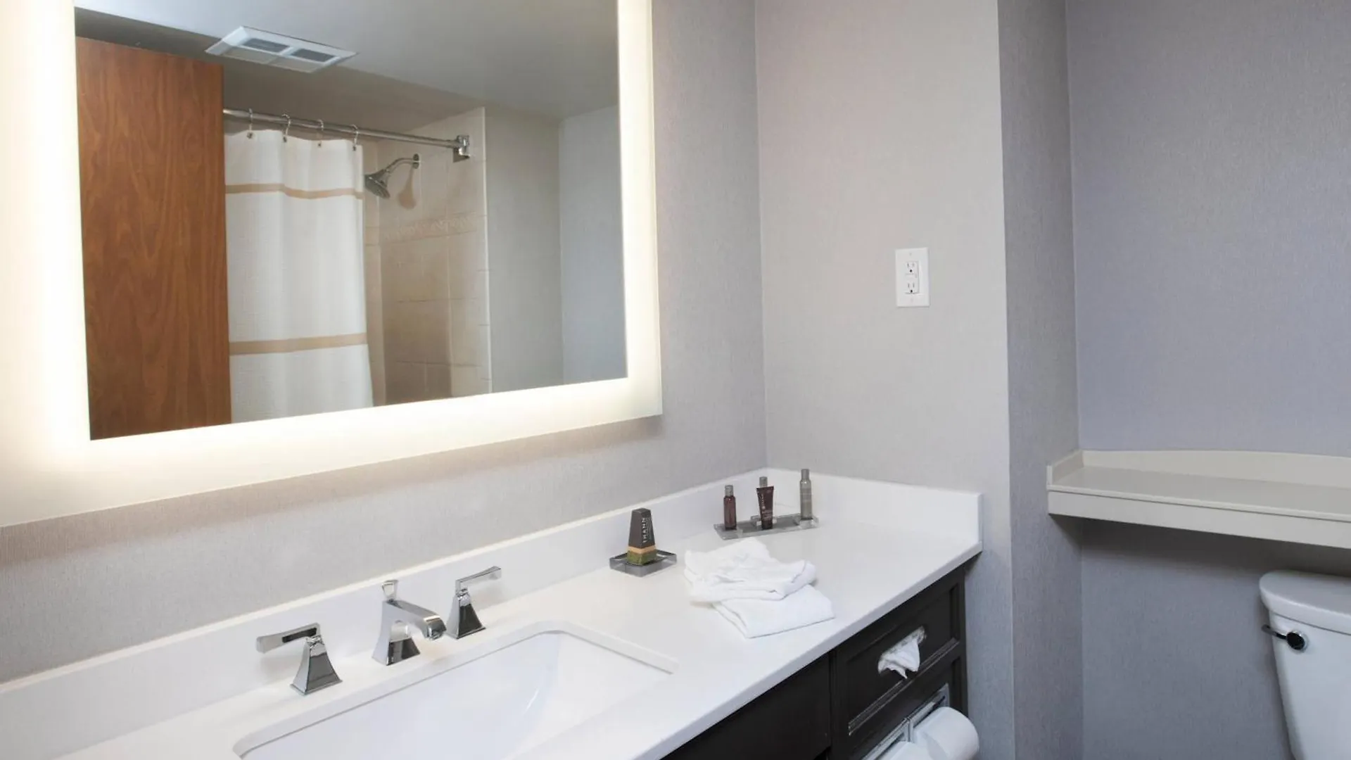 Niagara Falls Marriott Fallsview Hotel & Spa 4*, Niagarawatervallen Canada